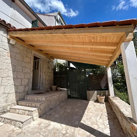 Rokova Terrace Retreat Апартаменти