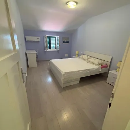 Rokova Terrace Retreat Апартаменти