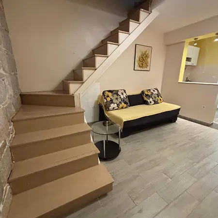 Rokova Terrace Retreat *