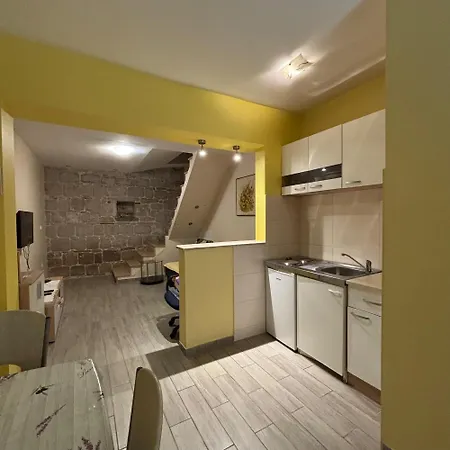 Rokova Terrace Retreat Апартаменти