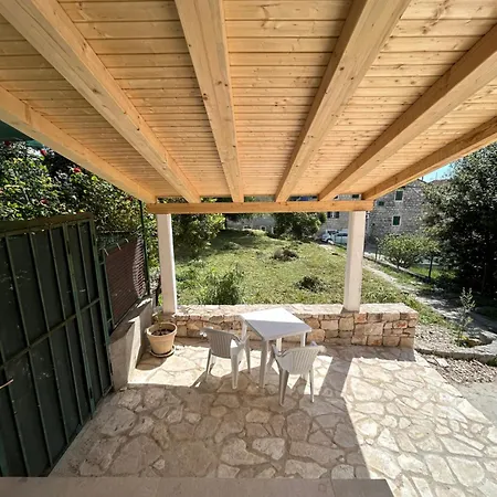 Rokova Terrace Retreat Апартаменти