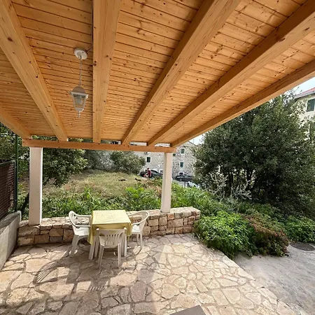 Rokova Terrace Retreat Apartment