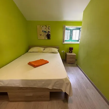 Rokova Terrace Retreat Apartment *